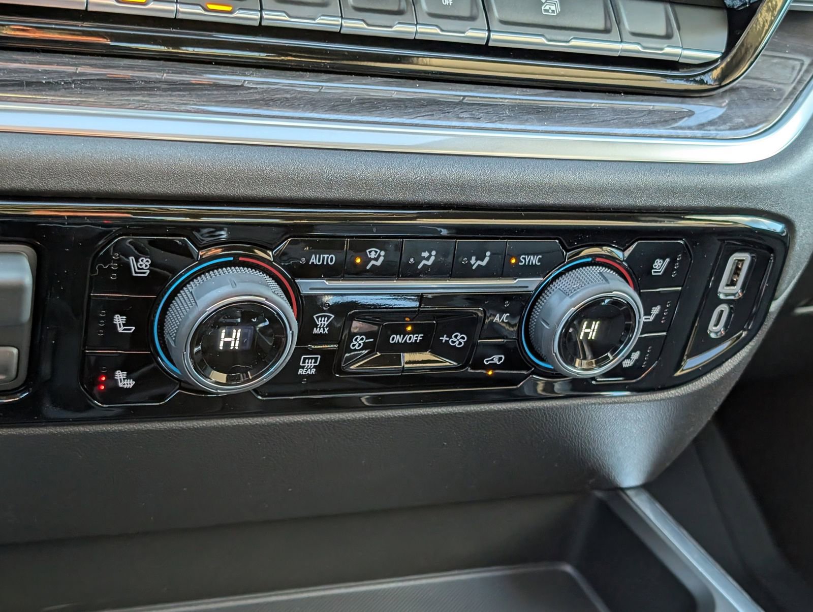 New 2026 Chevrolet Silverado 1500 LTZ w/ LTZ Premium Package image 25