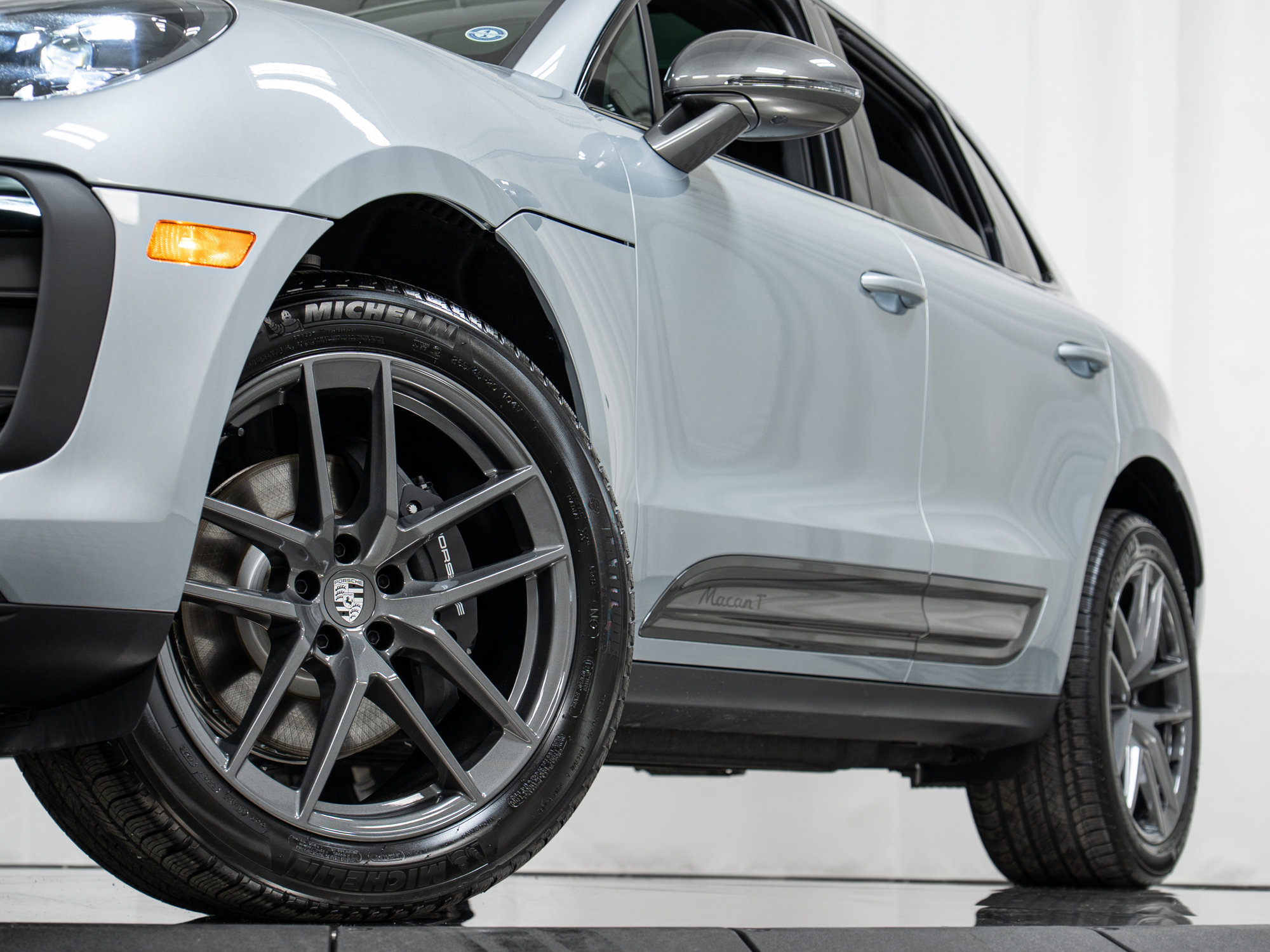 New 2026 Porsche Macan Turbo image 33