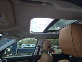 Used 2018 Land Rover Discovery HSE image 8