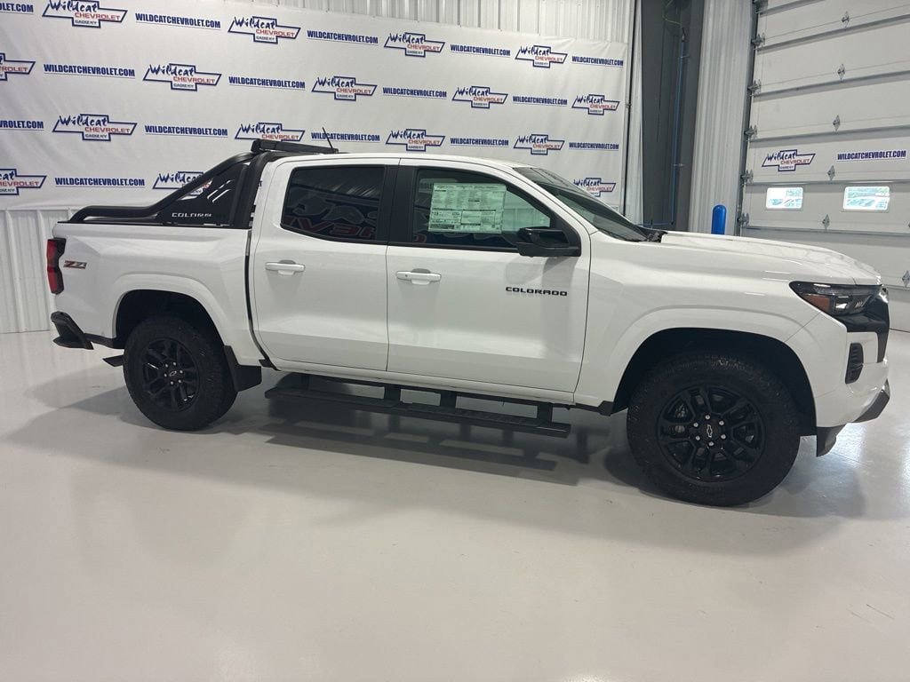 New 2025 Chevrolet Colorado Z71 w/ Midnight Edition AWD/4WD image 15