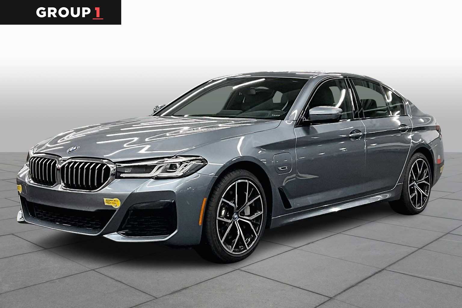 Used 2022 BMW 530e w/ Premium Package image 1