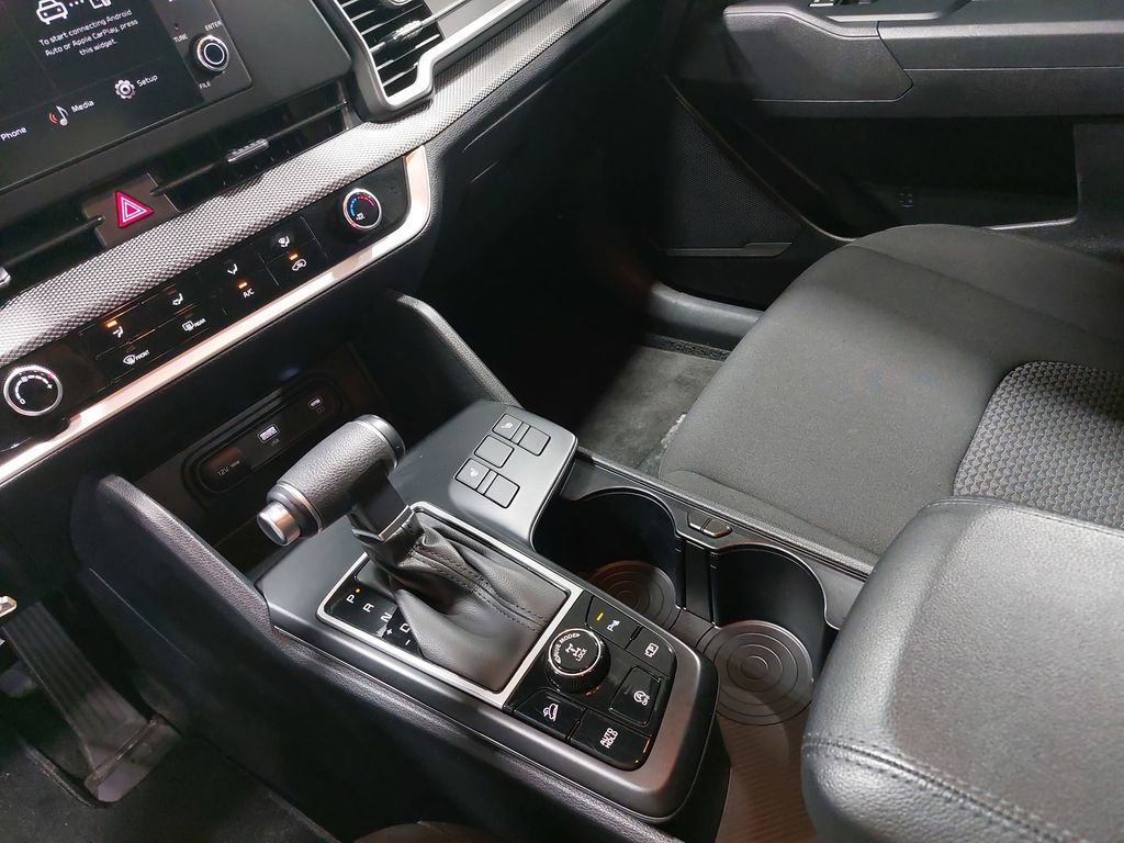 Used 2025 Kia Sportage LX image 24