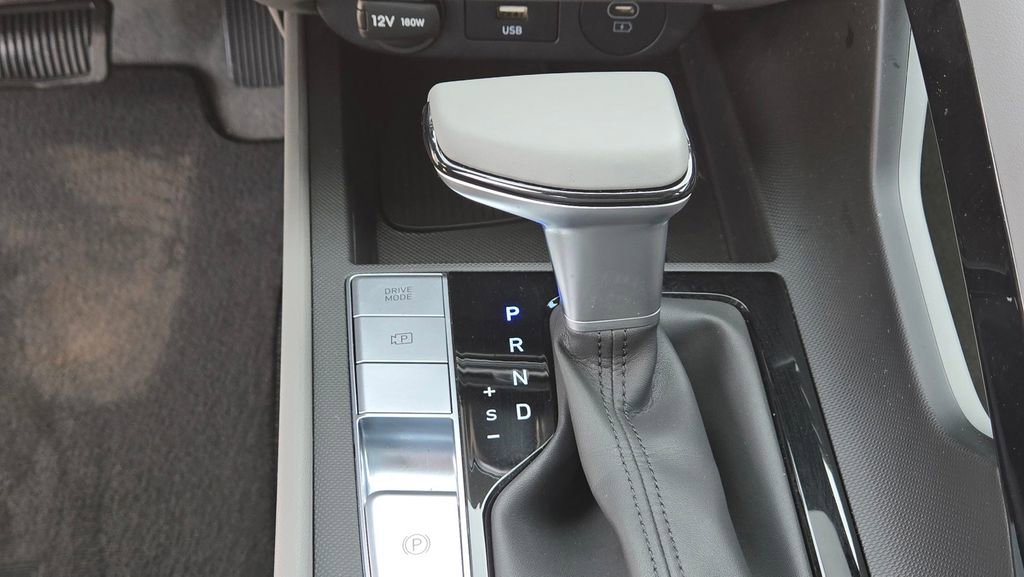 Used 2024 Hyundai Elantra SEL w/ Convenience Package FWD image 24