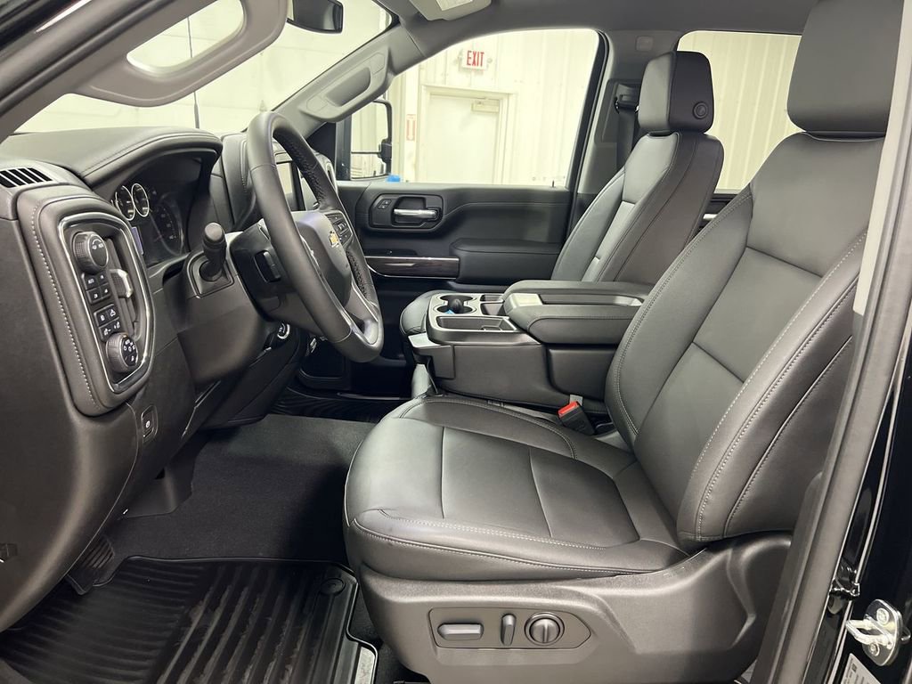 Used 2023 Chevrolet Silverado 2500 LTZ w/ Gooseneck/5TH Wheel Package AWD/4WD image 18
