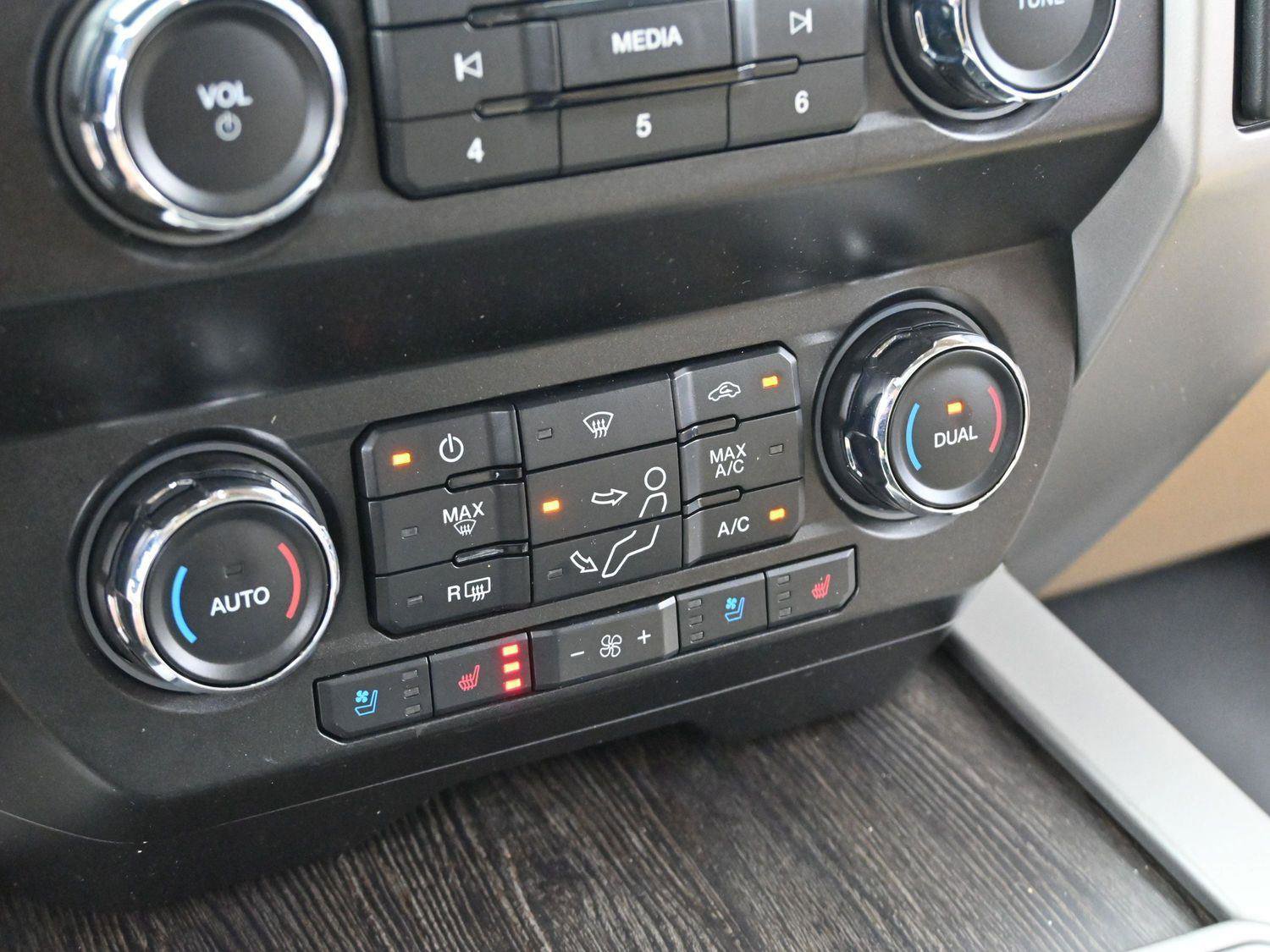 Used 2021 Ford F250 Lariat w/ Lariat Ultimate Package image 24