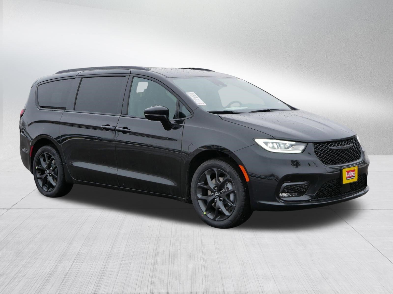 New 2026 Chrysler Pacifica Select AWD/4WD image 9