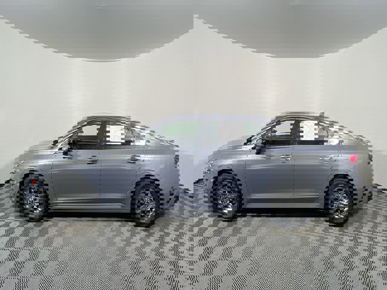 Used 2023 Kia K5 LXS image 8