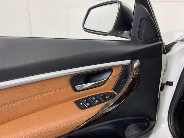 Used 2017 BMW 330i xDrive Sedan AWD/4WD image 29