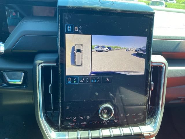 Used 2025 GMC Yukon Denali AWD/4WD image 23