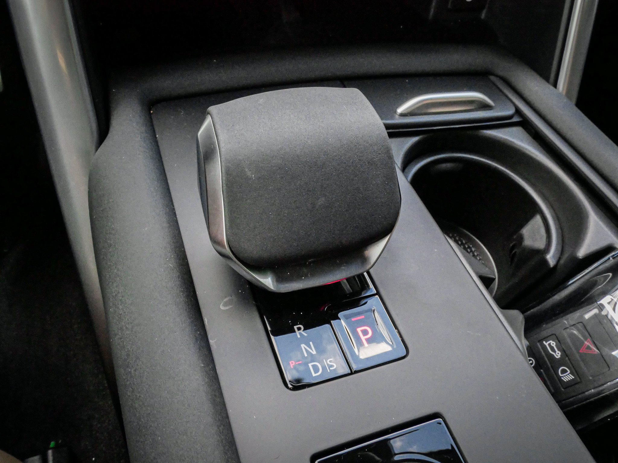 Used 2026 Land Rover Discovery Limited Edition AWD/4WD image 25