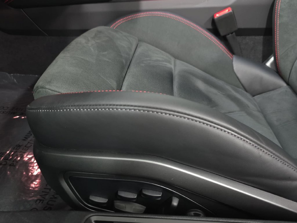 Certified 2025 Porsche 911 Carrera 4 GTS AWD/4WD image 25
