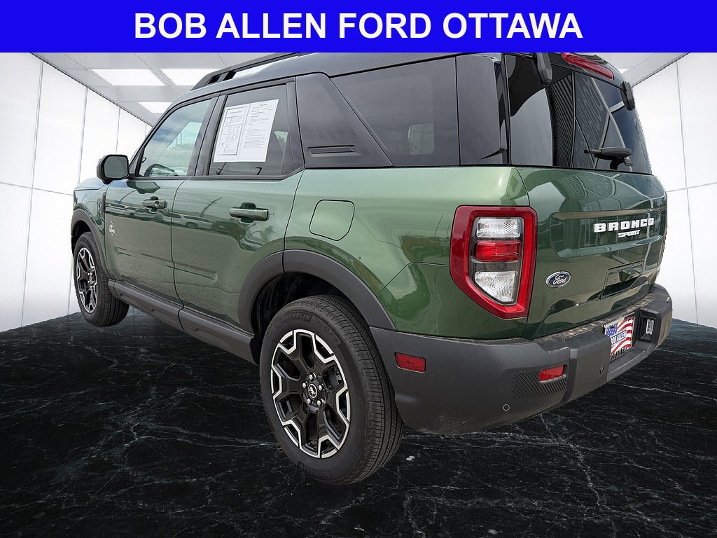 Used 2025 Ford Bronco Sport Outer Banks w/ Outer Banks Tech Package+ AWD/4WD image 3