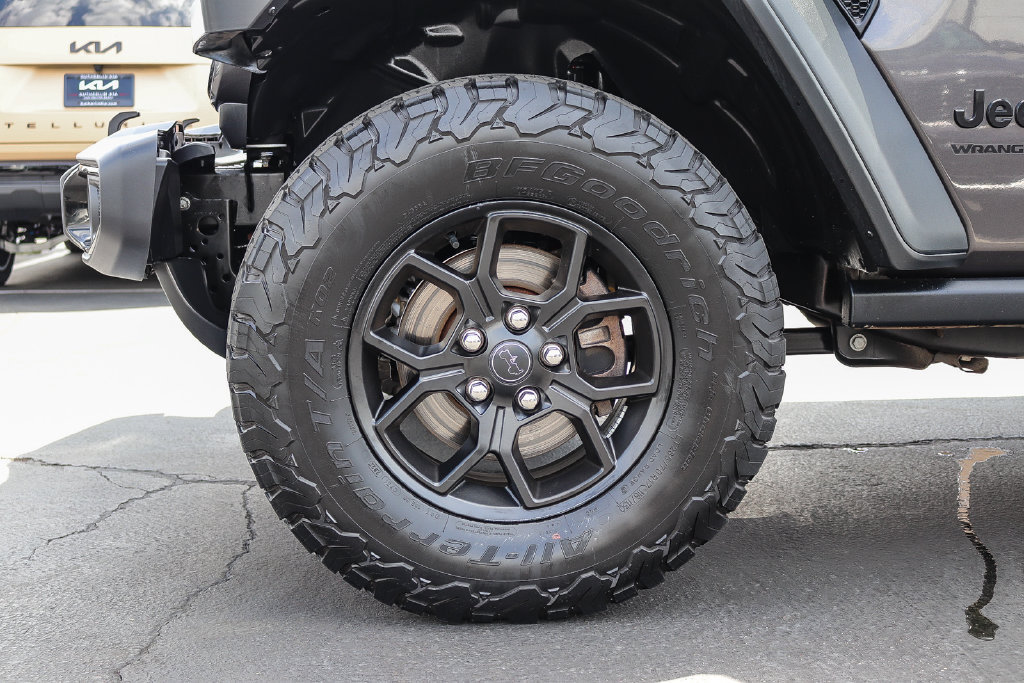 Used 2024 Jeep Wrangler Unlimited Sport AWD/4WD image 10