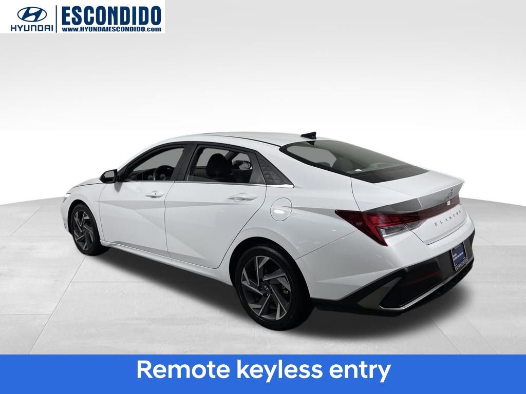 Certified 2025 Hyundai Elantra SEL FWD image 3