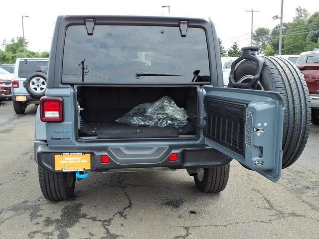 Used 2024 Jeep Wrangler Unlimited AWD/4WD image 8
