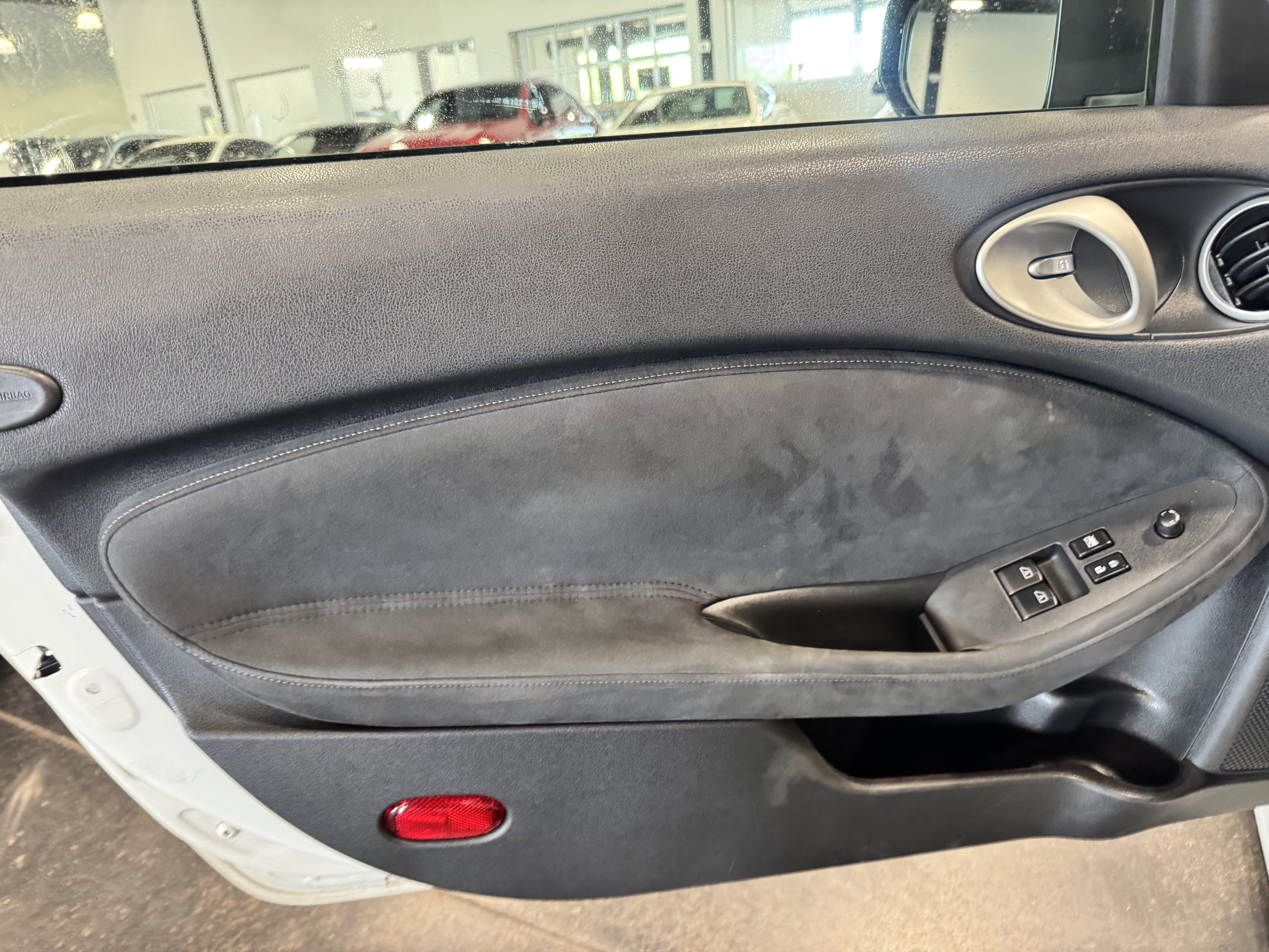 Used 2010 Nissan 370Z Touring image 12