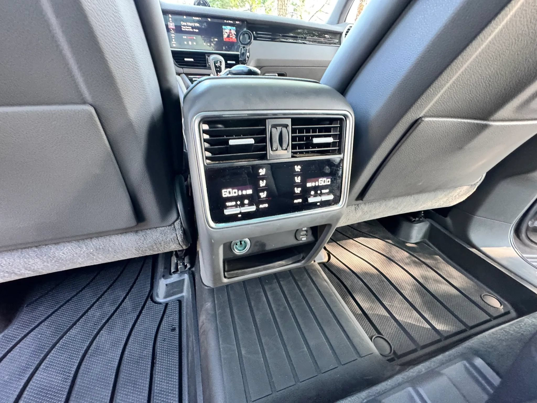 Used 2019 Porsche Cayenne AWD/4WD image 23