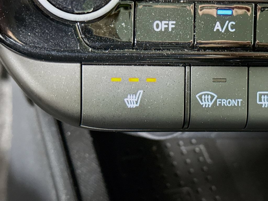 Certified 2023 Hyundai Elantra Limited FWD image 14