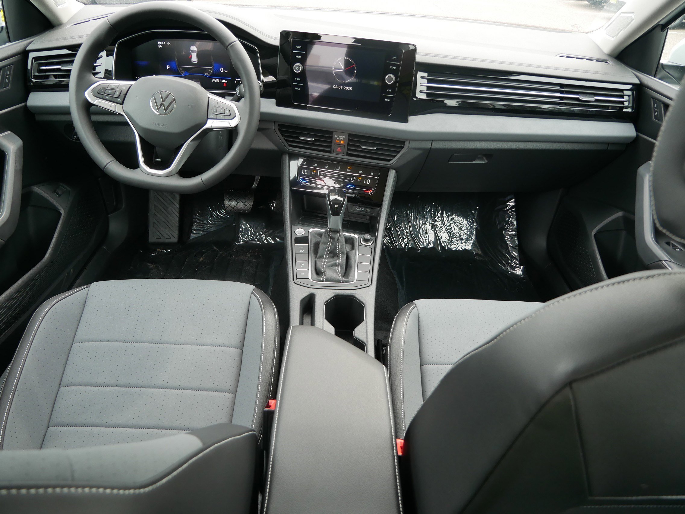 New 2025 Volkswagen Jetta SE image 7