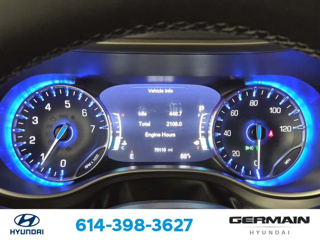 Used 2023 Chrysler Pacifica Touring-L FWD image 23
