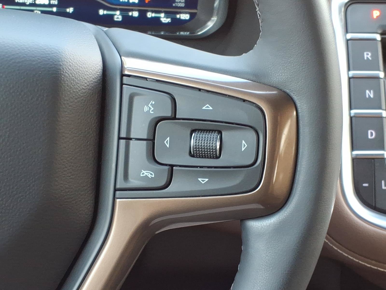 Used 2024 Chevrolet Suburban High Country w/ Premium Package AWD/4WD image 30
