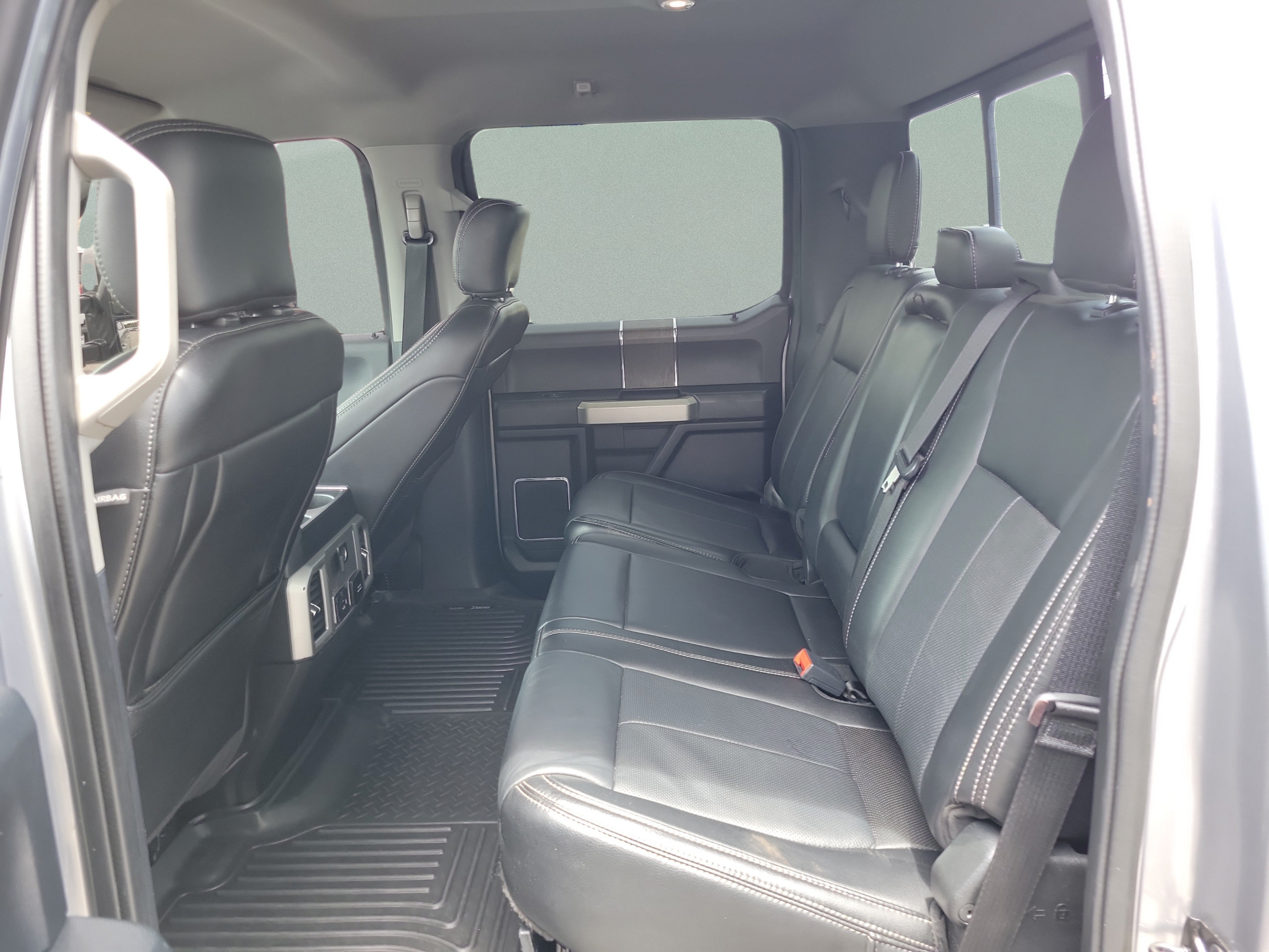 Used 2020 Ford F250 Lariat w/ Lariat Value Package AWD/4WD image 13