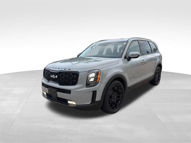 Certified 2022 Kia Telluride SX w/ Nightfall Edition Package AWD/4WD image 7