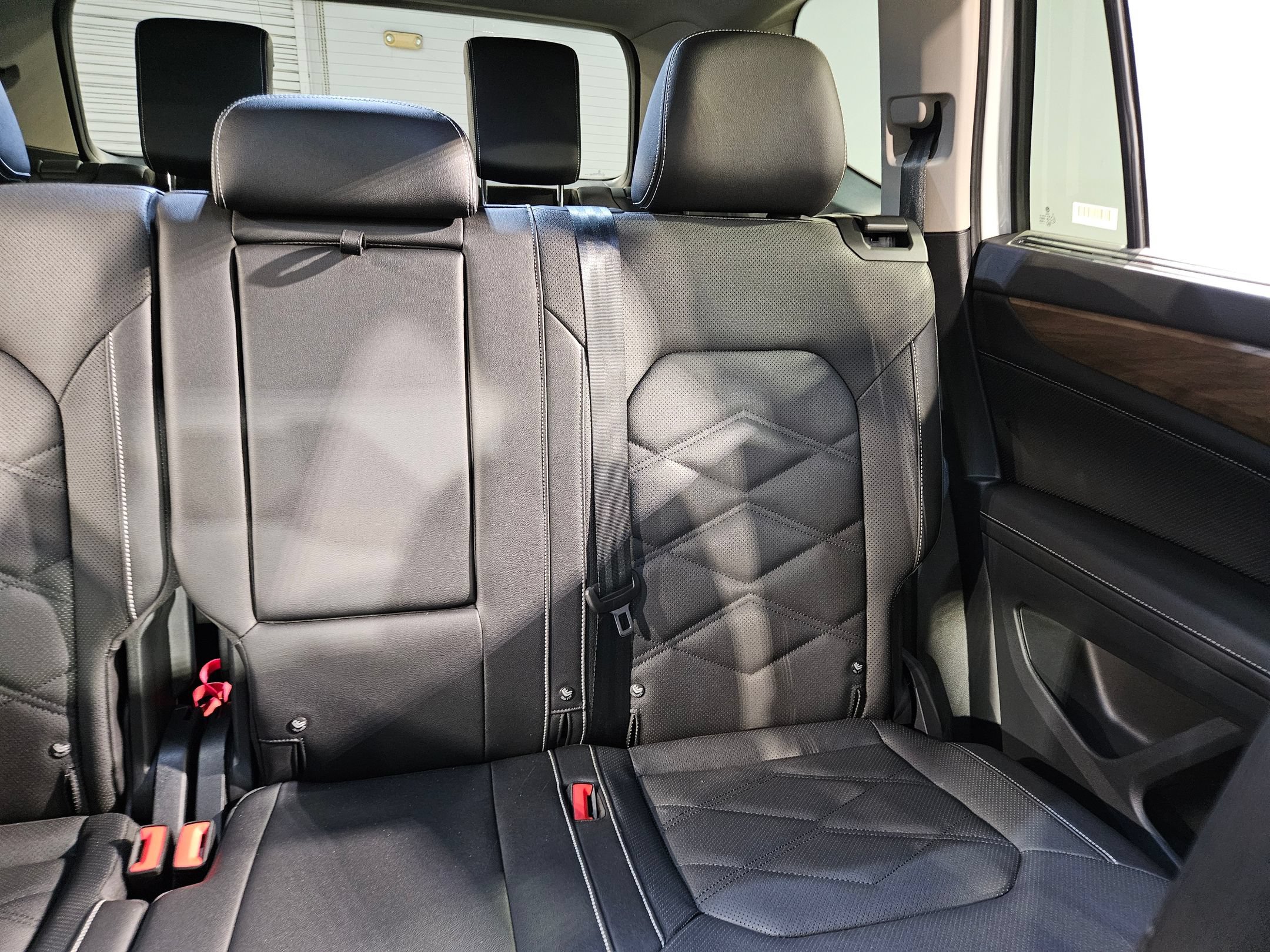 Used 2025 Volkswagen Atlas SE FWD image 14