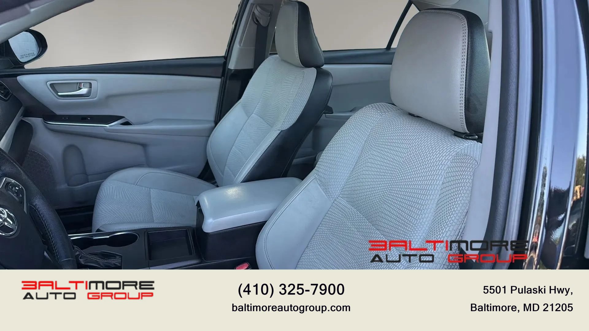 Used 2017 Toyota Camry SE w/ Moonroof Package FWD image 28