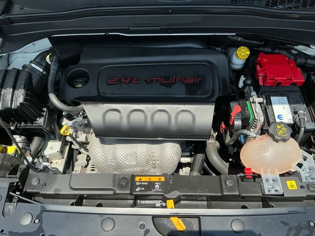 Used 2020 Jeep Renegade Latitude w/ Cold Weather Group AWD/4WD image 19