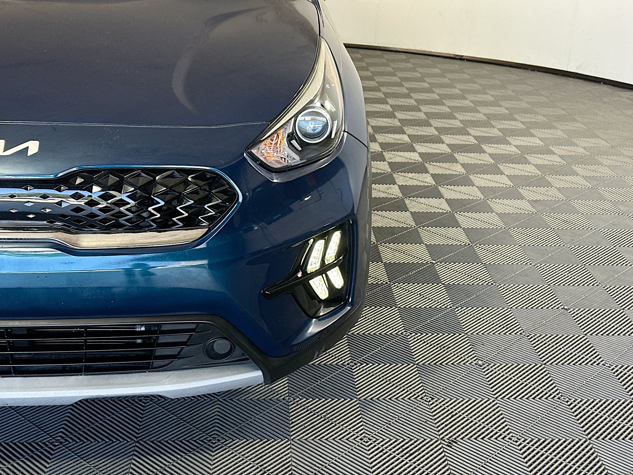 Used 2022 Kia Niro LX FWD image 9