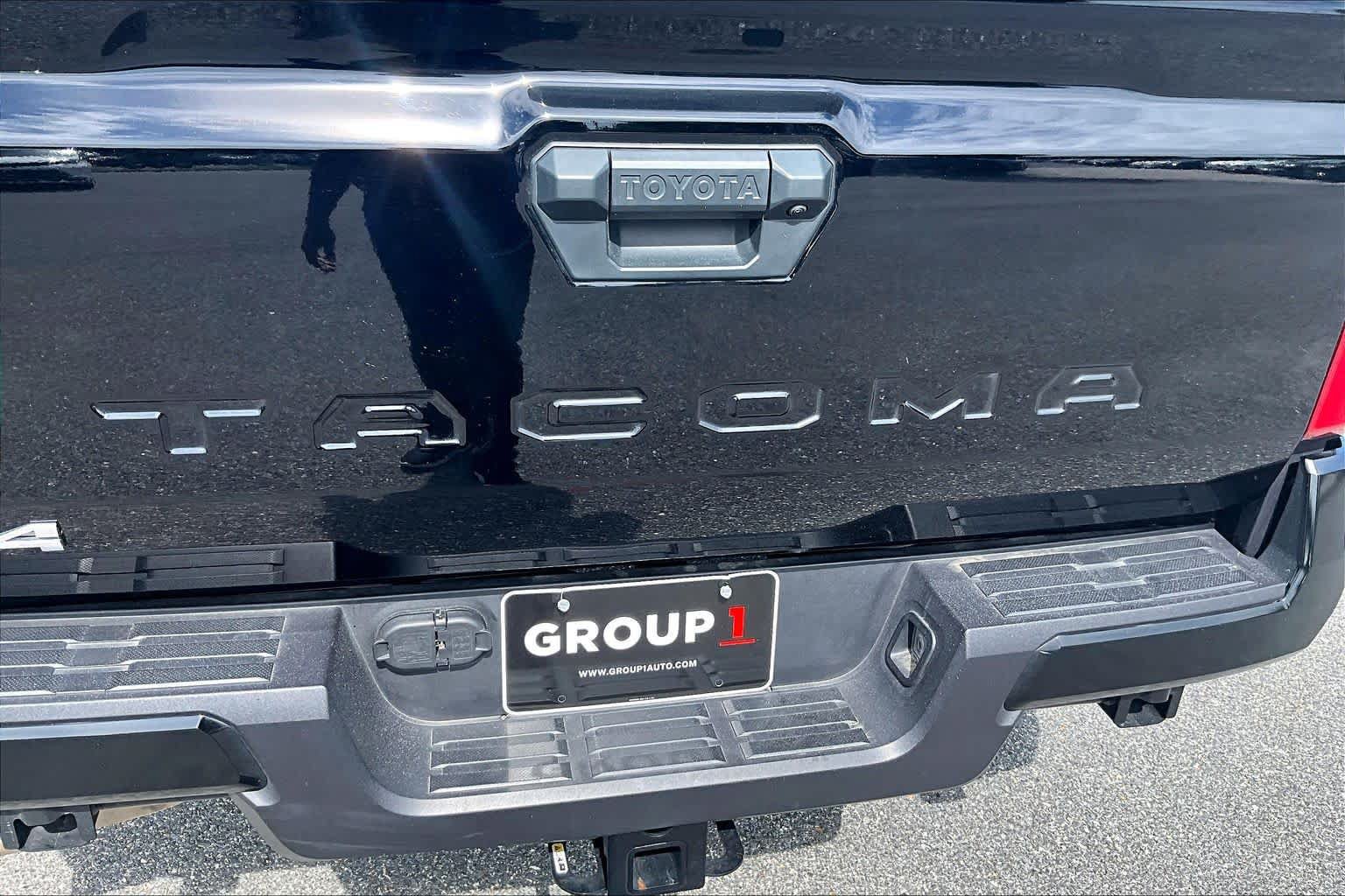 Used 2025 Toyota Tacoma SR5 AWD/4WD image 30