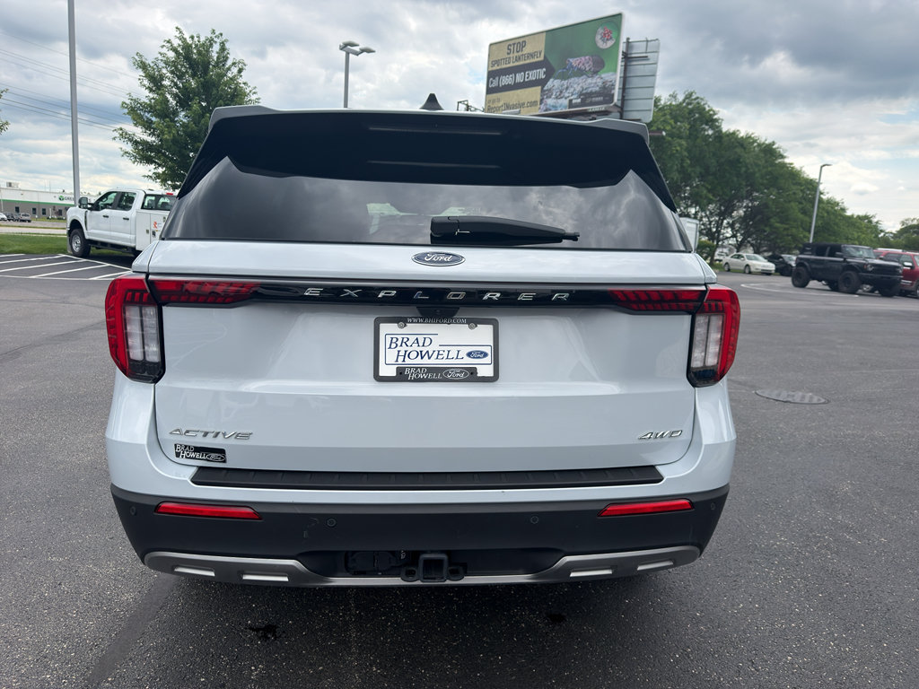 Used 2025 Ford Explorer Active w/ Active Comfort Package AWD/4WD image 7