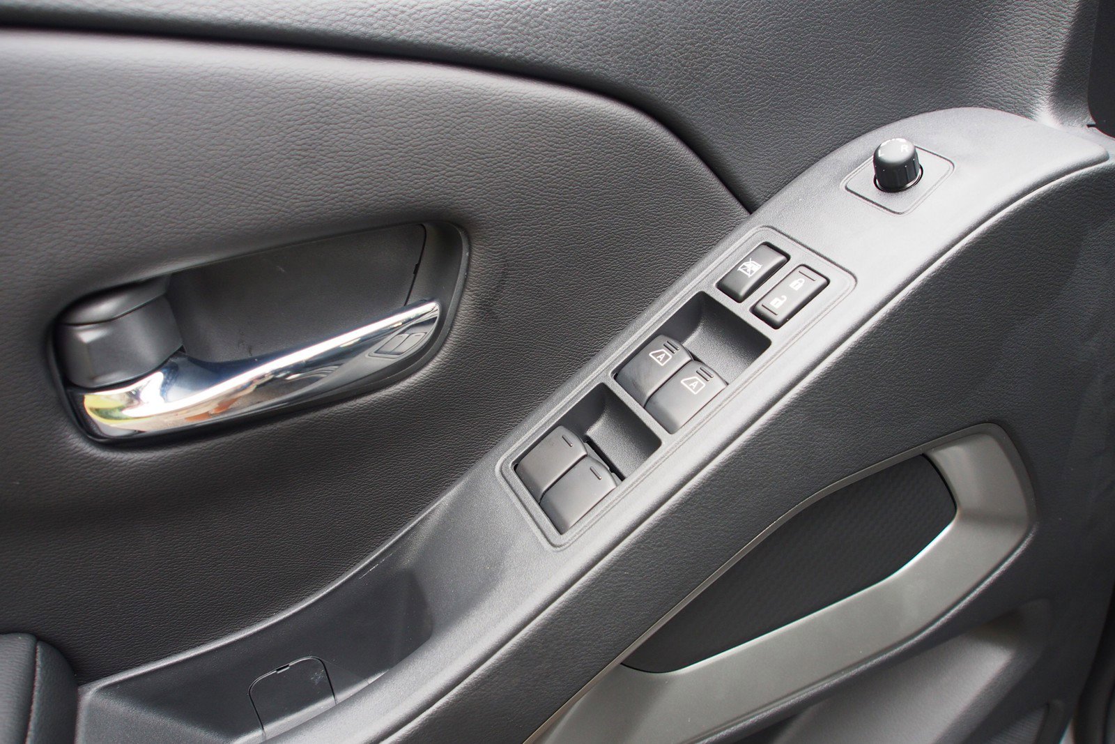 Used 2026 Nissan Frontier SV RWD image 16