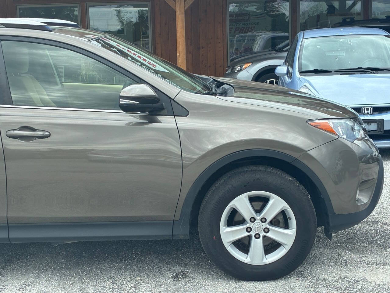 Used 2013 Toyota RAV4 XLE AWD/4WD image 17