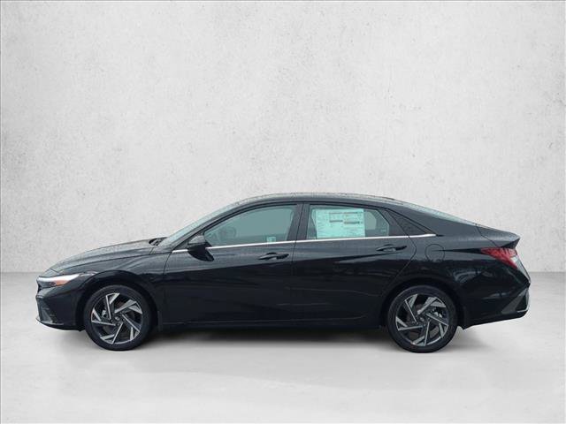 Certified 2025 Hyundai Elantra Limited FWD image 10