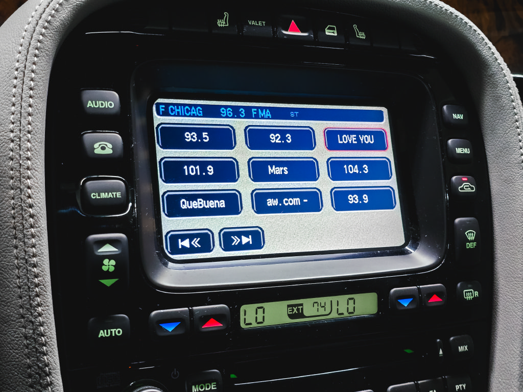 Used 2004 Jaguar XJ8 RWD image 28