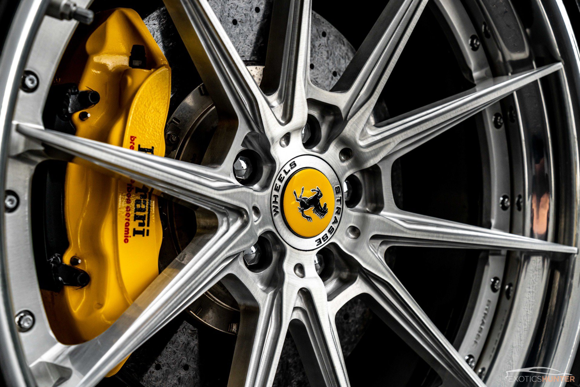 Used 2014 Ferrari F12 Berlinetta RWD image 39