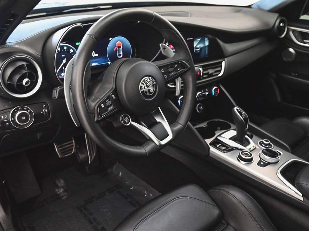 Used 2024 Alfa Romeo Giulia Veloce image 16