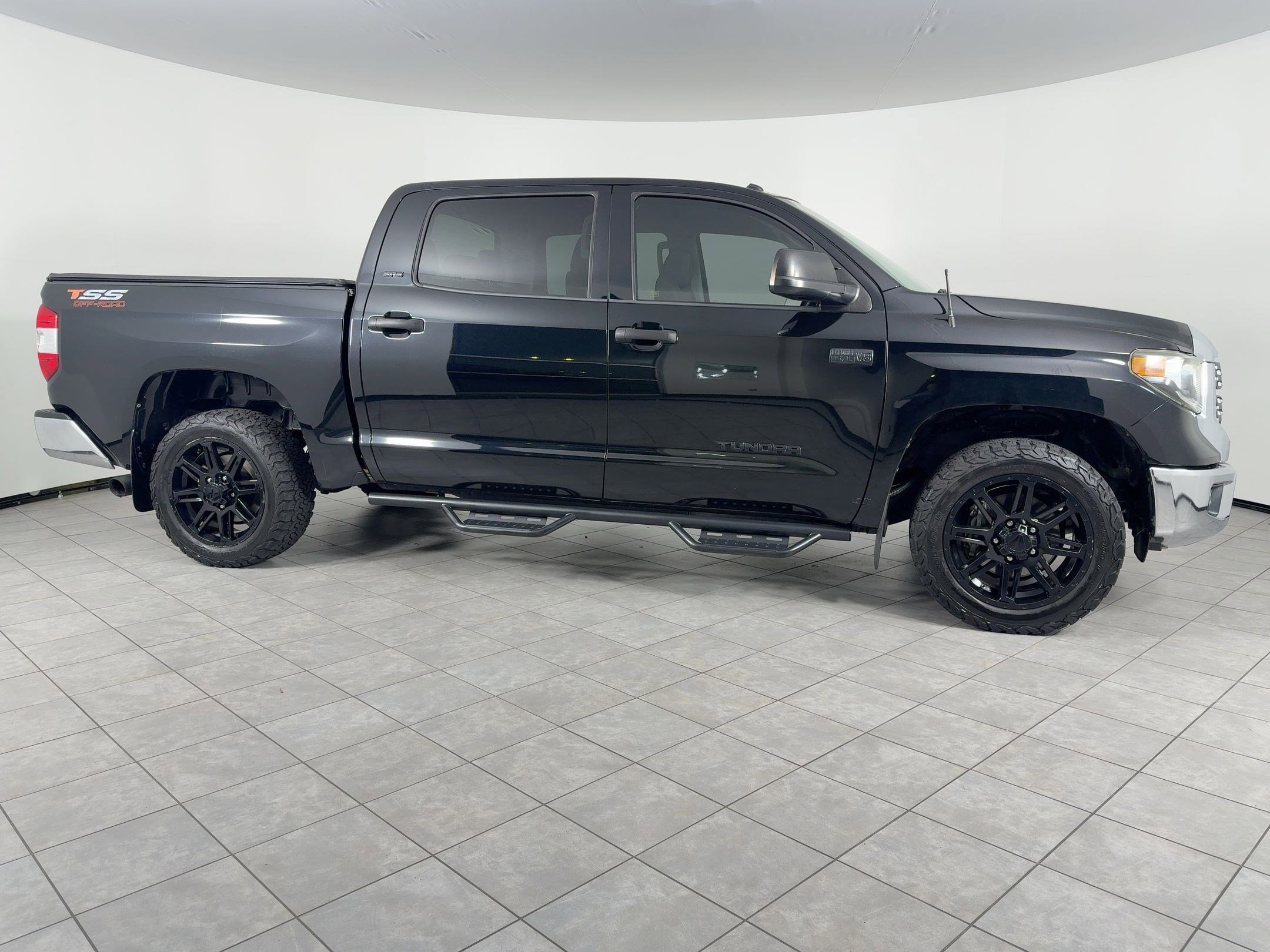 Used 2019 Toyota Tundra SR5 w/ SR5 Upgrade Package image 8