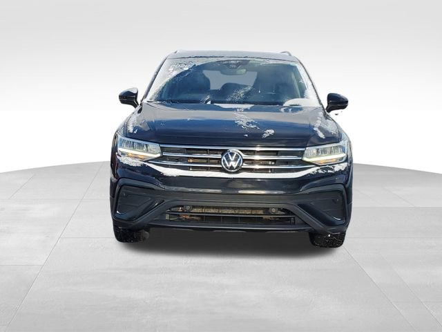 Used 2022 Volkswagen Tiguan SE w/ Panoramic Sunroof Package image 8