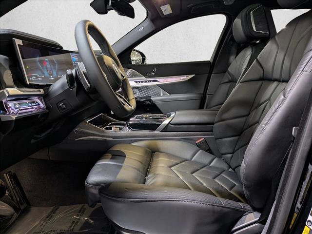 New 2026 BMW 750e xDrive image 4