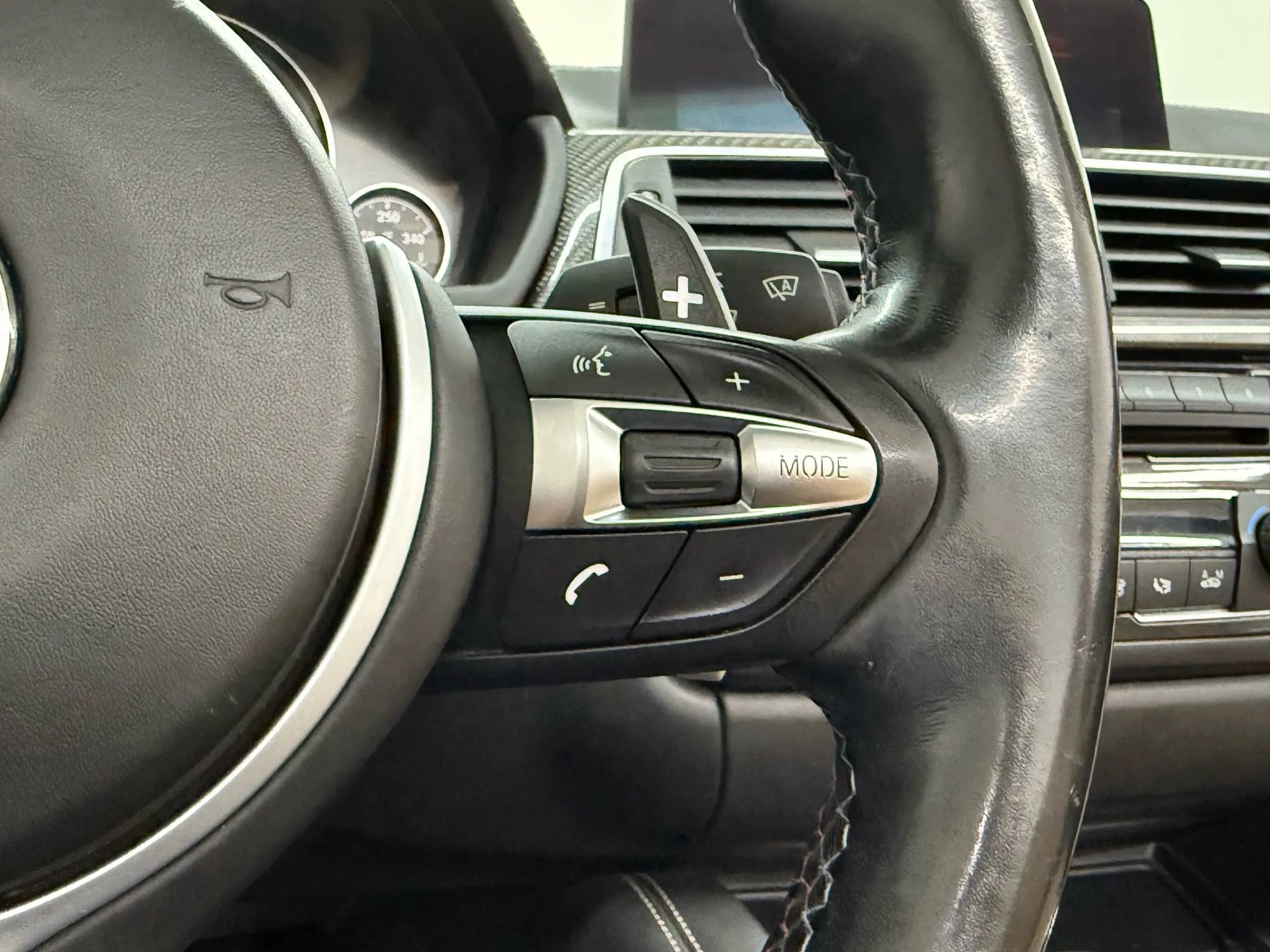 Used 2016 BMW M4 Convertible image 26