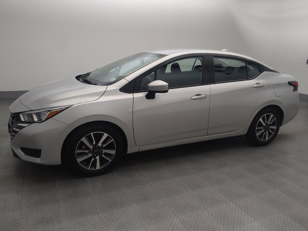 Used 2024 Nissan Versa SV FWD image 2
