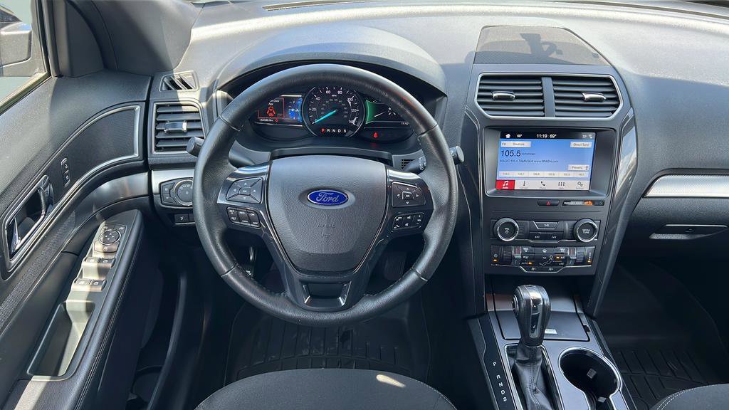 Used 2018 Ford Explorer XLT w/ Equipment Group 201A AWD/4WD image 13