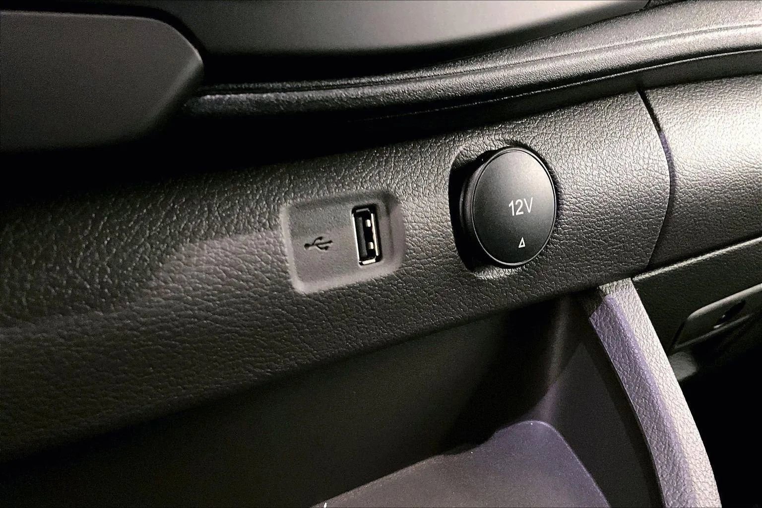 New 2026 Ford Transit 250 148 Medium Roof Extended AWD image 31