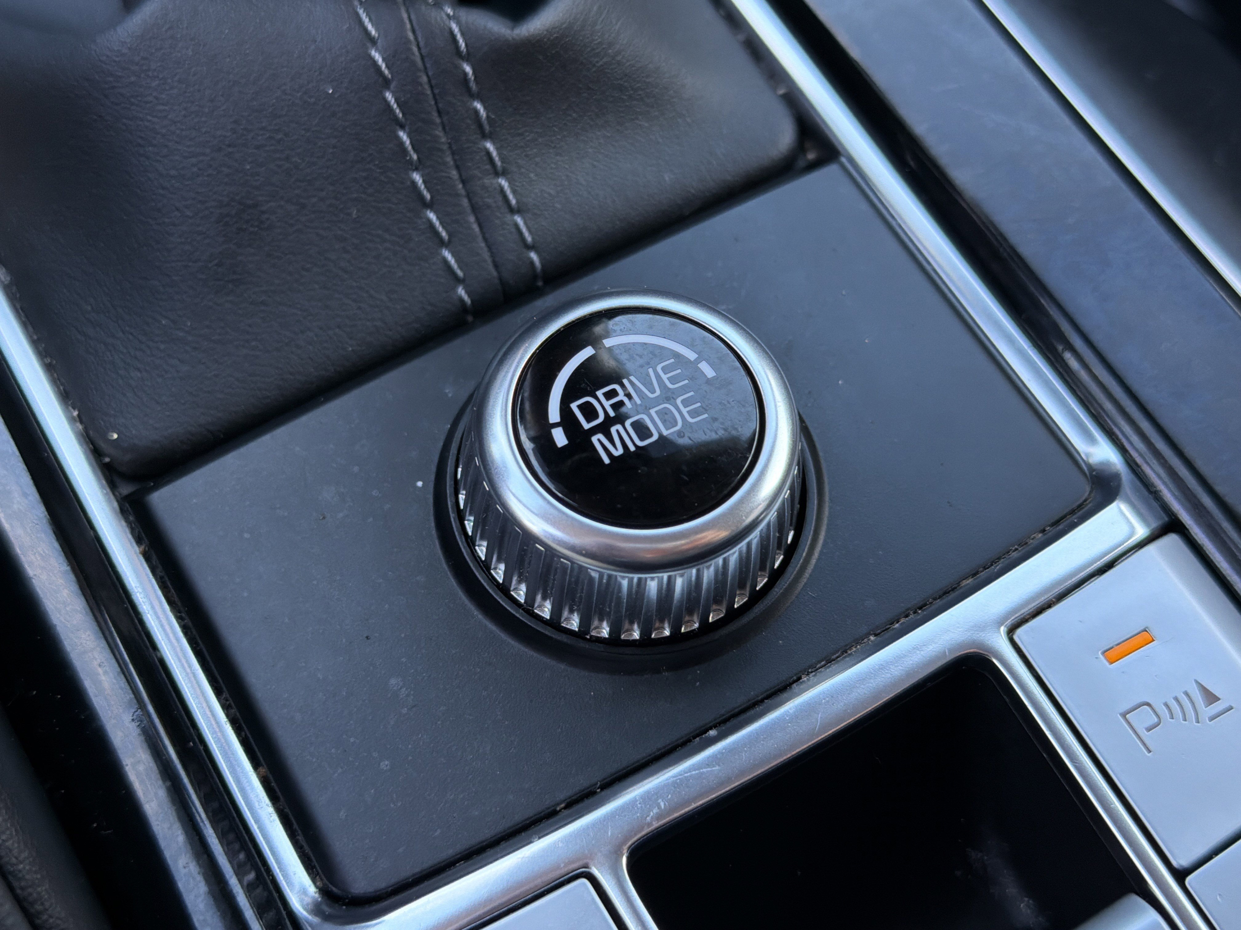 Used 2023 Kia Telluride EX w/ EX Captain's Chair Package image 33