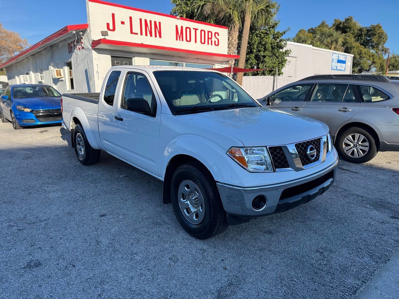 Used 2008 Nissan Frontier SE w/ Power Pkg image 2