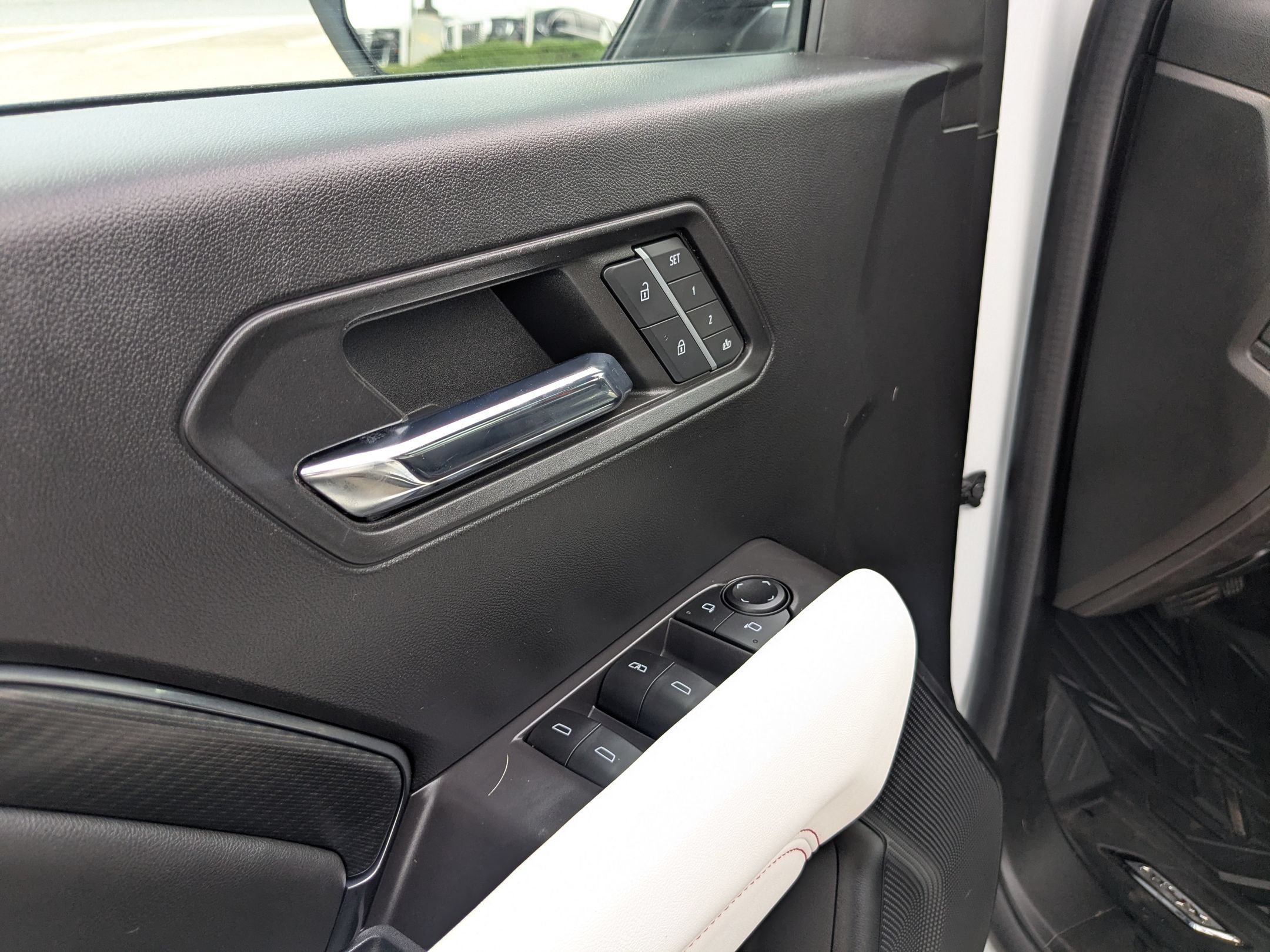 Used 2023 GMC Canyon AT4X w/ Edition 1 AWD/4WD image 12