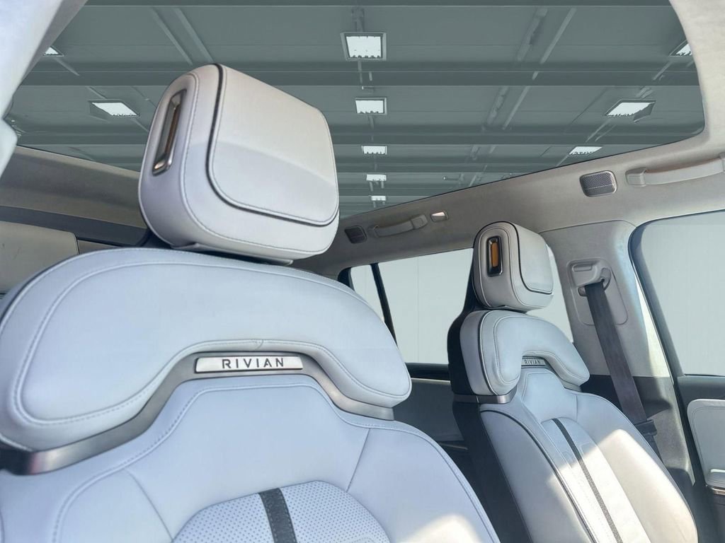 Used 2023 Rivian R1S Launch Edition image 37